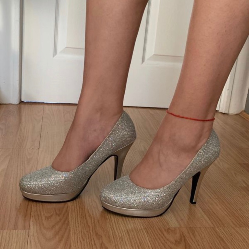 Silver pumps